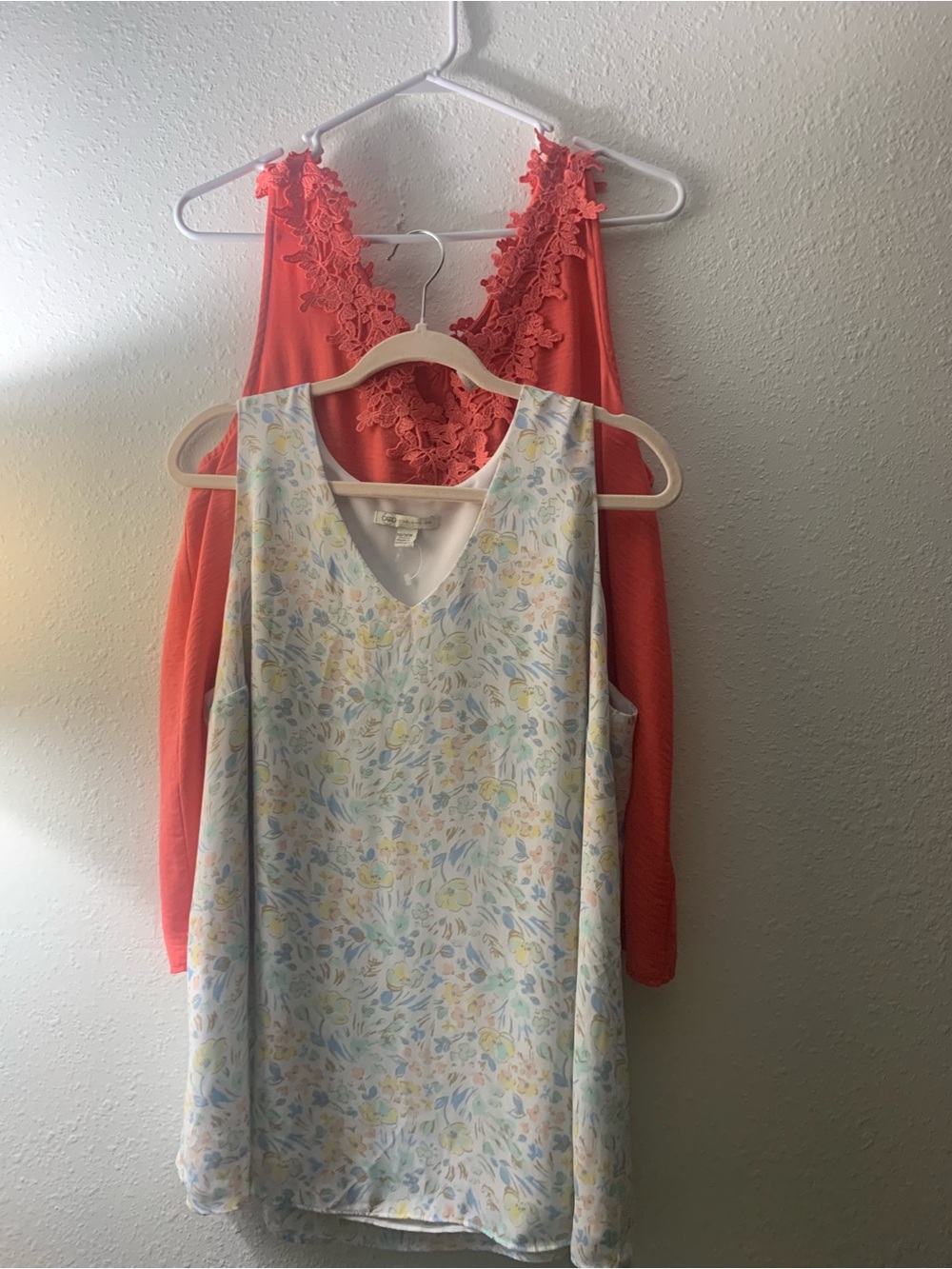 Cato Pastel Floral V-Neck Top in Soft Multicolor